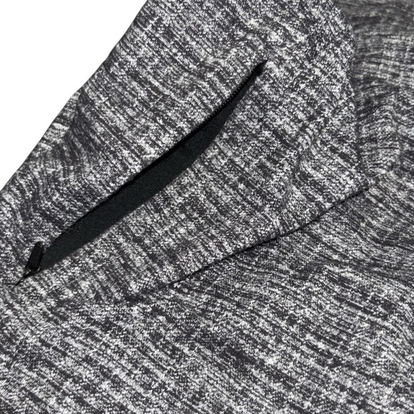 Lululemon Run On Jogger in Ringspun Denim, sz 8 - Picture 6 of 10